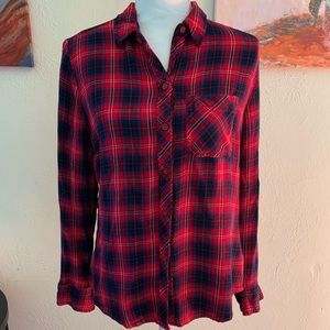 Beachlunchlounge red plaid button down top
